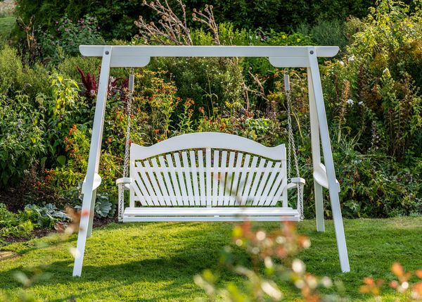 The Affinity Swing Seat in Painted Accoya